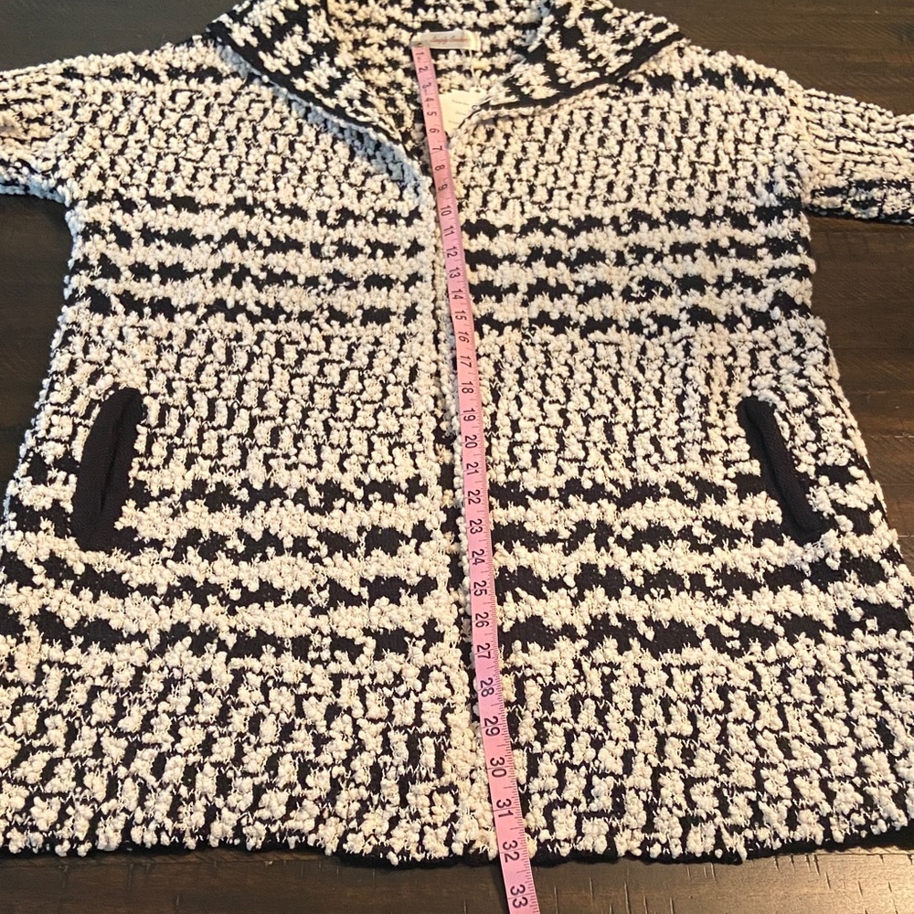Sale! Chic Black and White Textured Cardigan, size S. NWT - Picture 11 of 13
